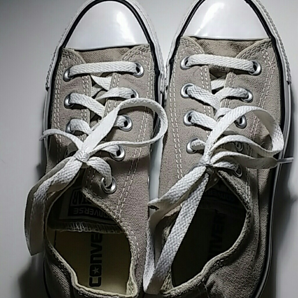 Light gray kids size 3 converse